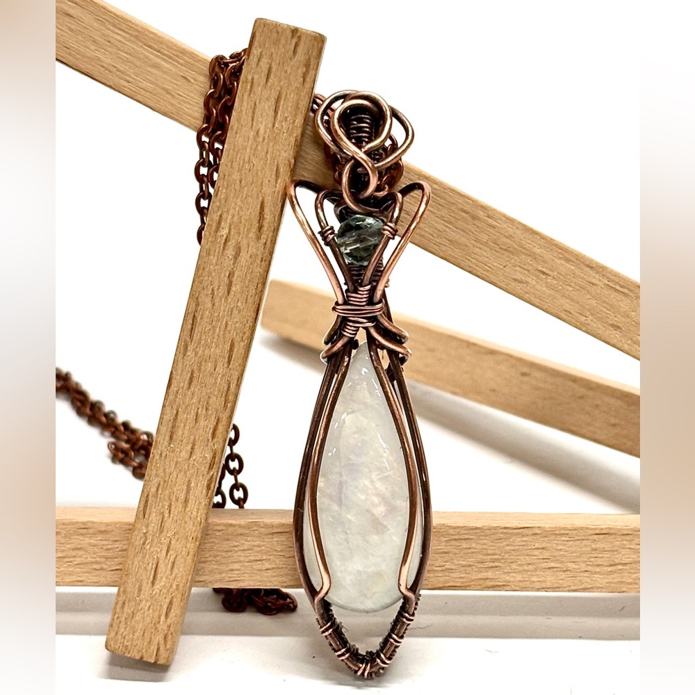 HAND CRAFTED Rainbow Moonstone Blue Topaz Wire Wrapped Copper Elegant Necklace - Picture 6 of 10